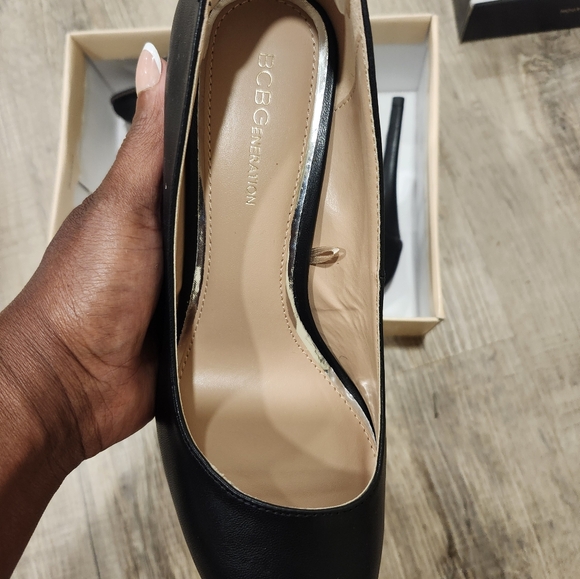 Barely Worn BCBG High Heels-size 10 - Picture 4 of 8